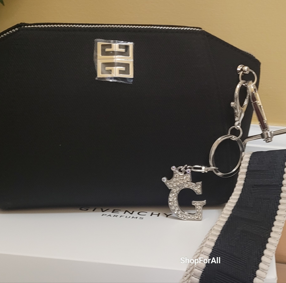 - Givenchy - Picture 5 of 15